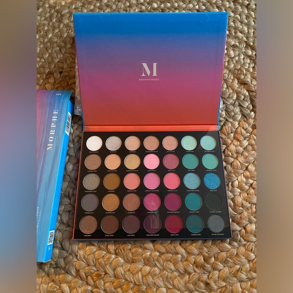 Not Sold in Stores MORPHE 35S Sweet Oasis Eyeshadow Pallet - Picture 6 of 7